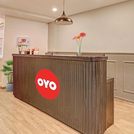 Oyo Townhouse 251 Richmond Circle Hotel Bangalore Buitenkant foto