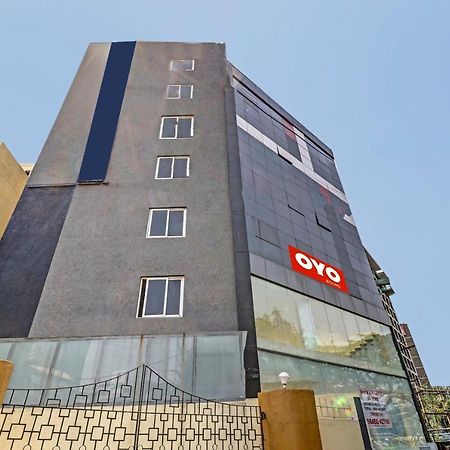 Oyo Townhouse 251 Richmond Circle Hotel Bangalore Buitenkant foto